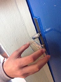 Bakterien auf Türklinken werden "eingefangen"